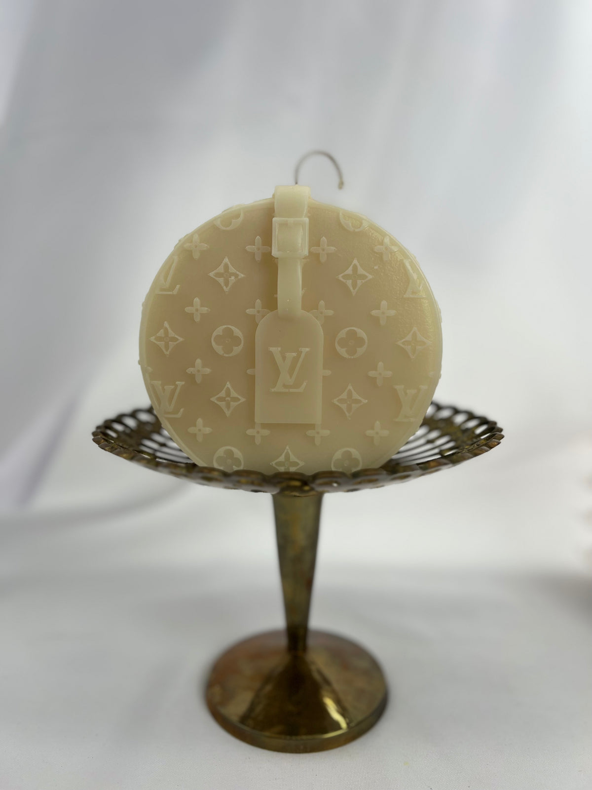 DESIGNER HANDBAG CANDLE | LV CHAPEAU