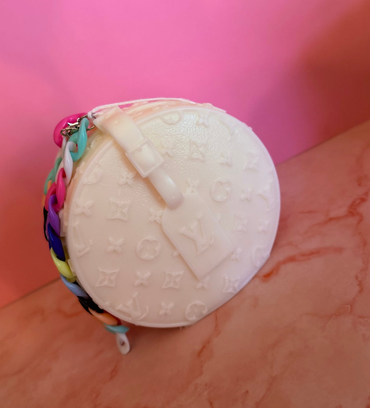 DESIGNER HANDBAG CANDLE | LV CHAPEAU