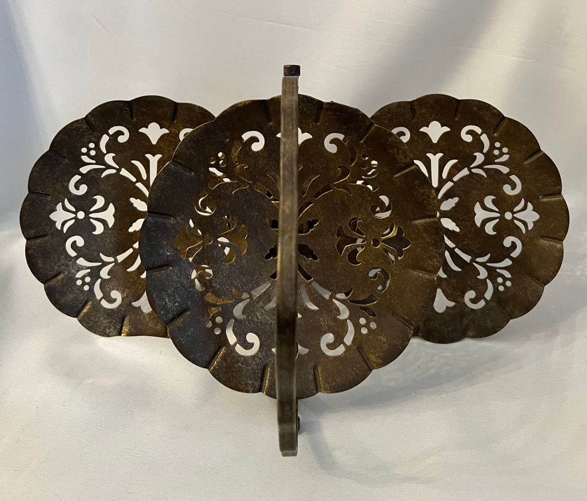 Vintage Retro Tiered Server-ware Clamshell Display for Events