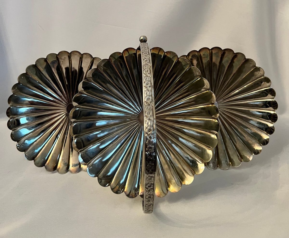Vintage Retro Tiered Server-ware Clamshell Display for Events