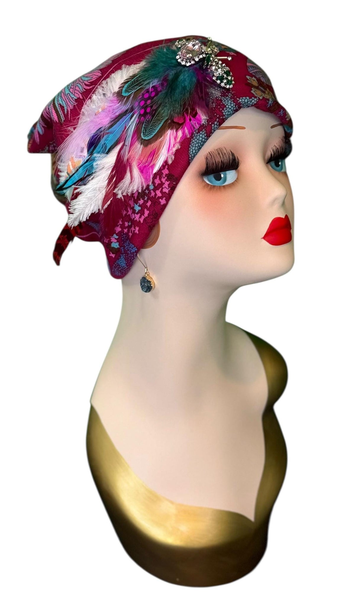 Elegant Roaring 20’s Vibe Feathered Jeweled Hat - Winter Flapper Beanie - Fashionable Skiing Hat