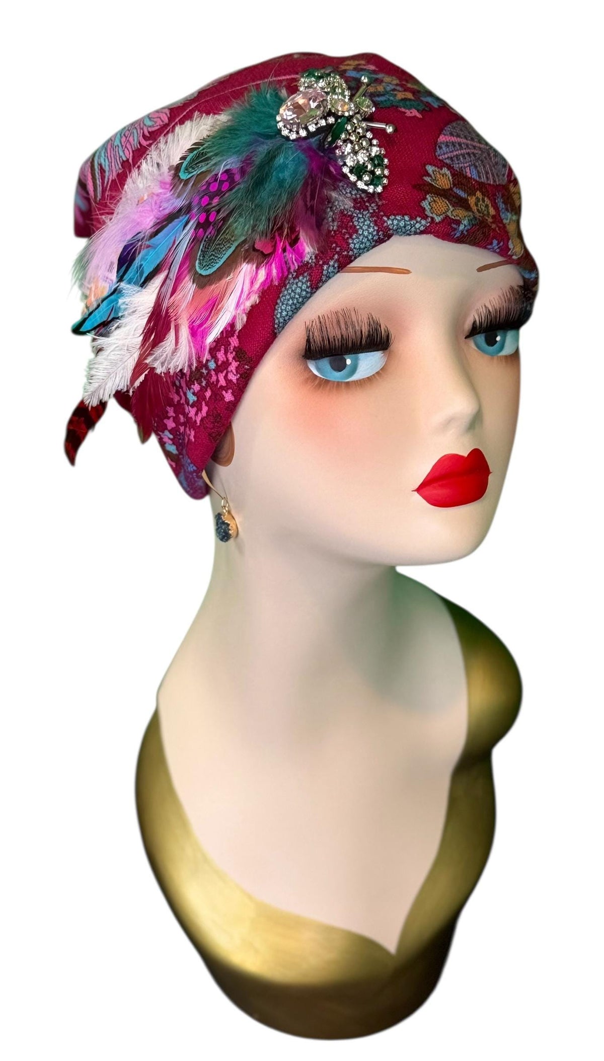 Elegant Roaring 20’s Vibe Feathered Jeweled Hat - Winter Flapper Beanie - Fashionable Skiing Hat