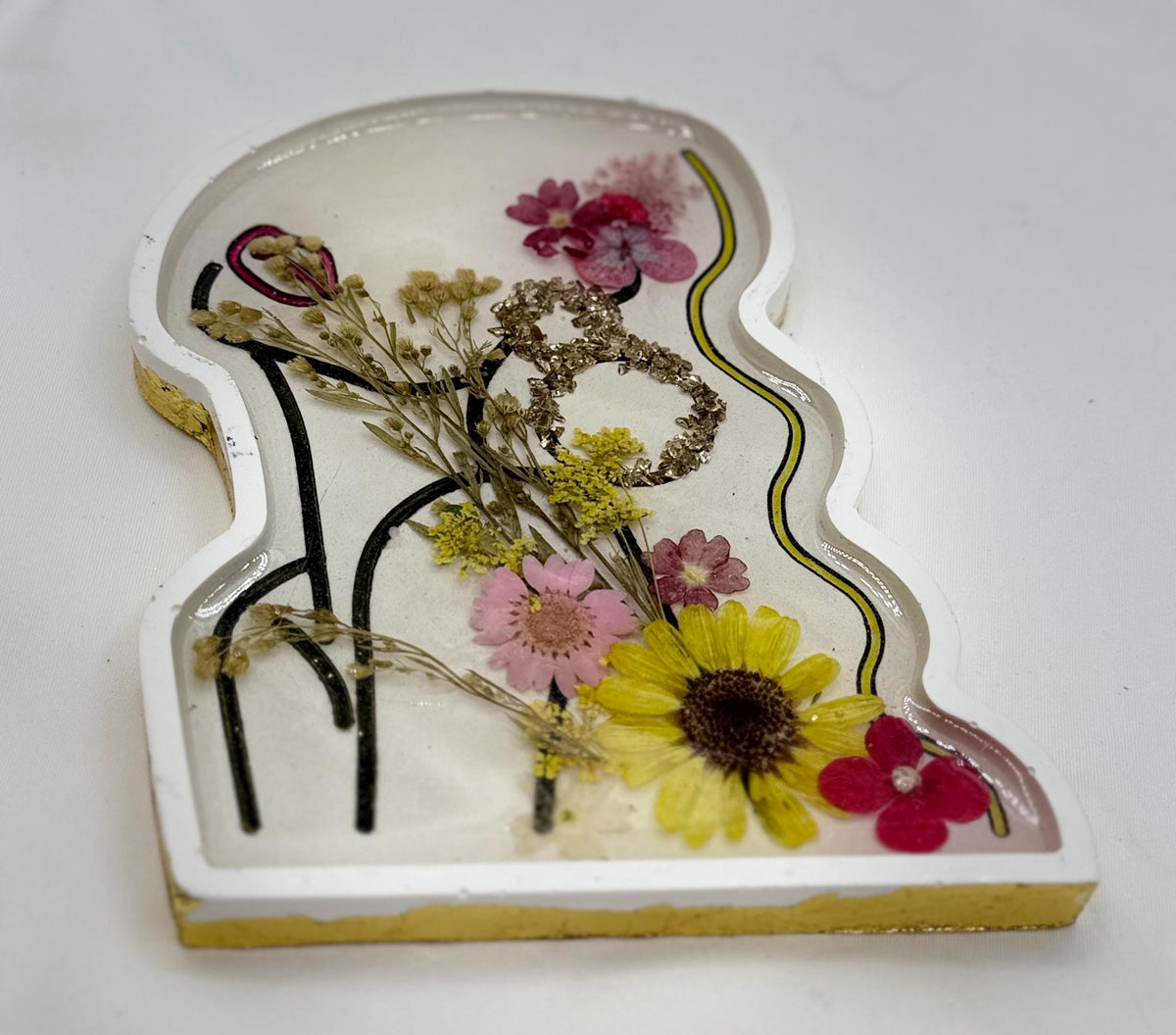 Jesmonite Vanity Tray - Ladies Figure, Dried Floral Display