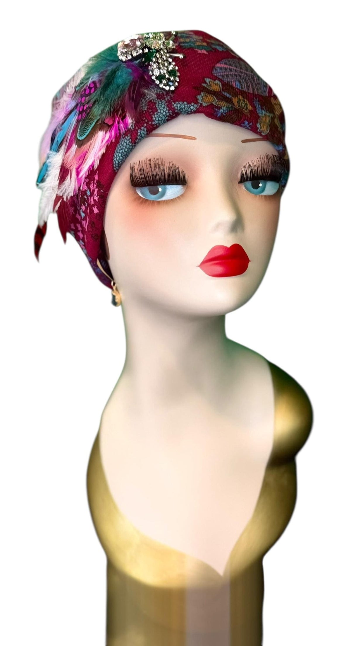Elegant Roaring 20’s Vibe Feathered Jeweled Hat - Winter Flapper Beanie - Fashionable Skiing Hat