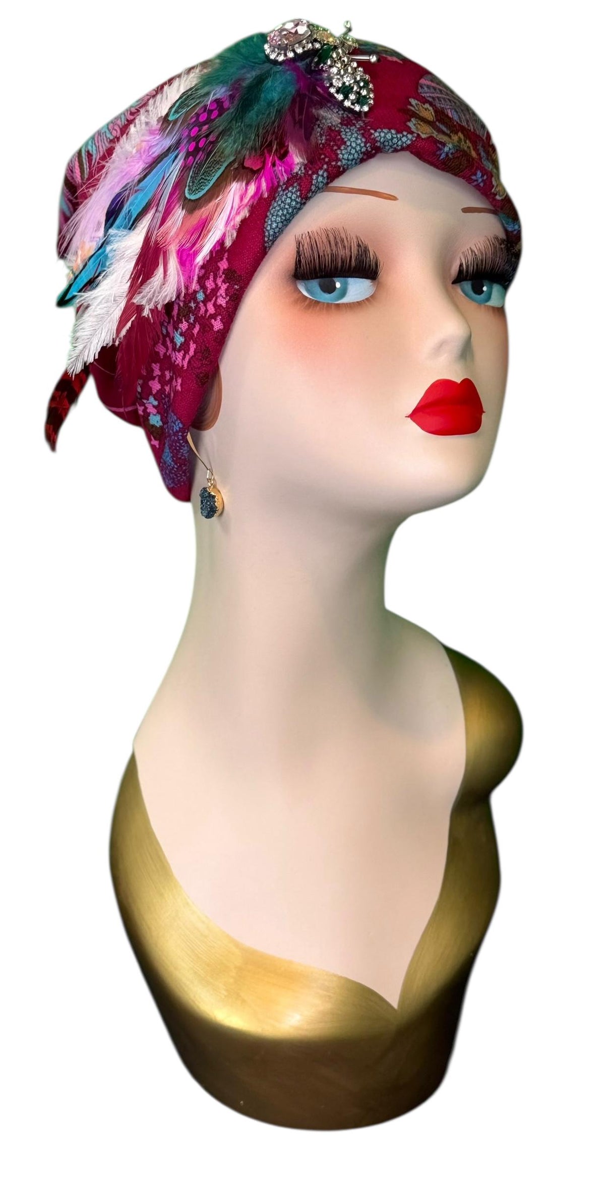 Elegant Roaring 20’s Vibe Feathered Jeweled Hat - Winter Flapper Beanie - Fashionable Skiing Hat